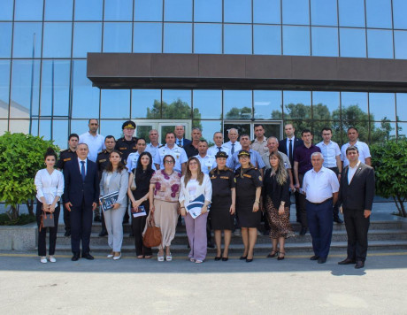 Ədliyyə Nazirliyinin Məhkəmə Ekspertizası Mərkəzinin əməkdaşları Azərbaycan Metrologiya İnstitutunda keçirilən məlumatlandırma sessiyasında iştirak ediblər
