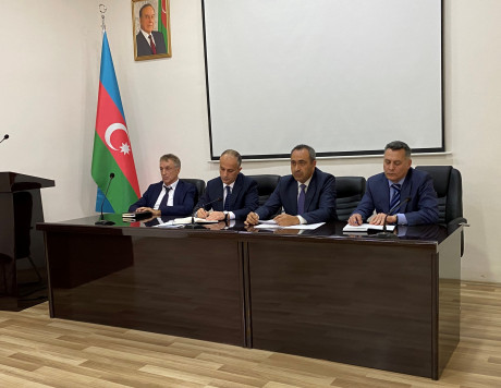 Məhkəmə ekspertizası mərkəzinin yeni rəis müavini
kollektivə təqdim olunub