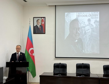 Ümummilli Lider Heydər Əliyevin anım günü ilə bağlı Ədliyyə Nazirliyinin Məhkəmə Ekspertizası Mərkəzində tədbir keçirilib