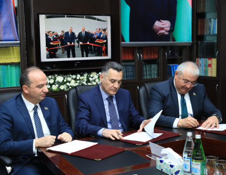 Türkiyə və Azərbaycan məhkəmə ekspertizası idarələrinin rəhbərlərinin Bakıda birgə iclası keçirilib