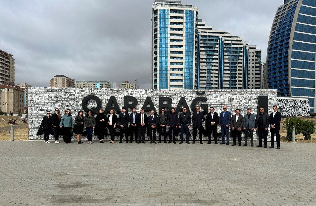 Məhkəmə Ekspertizası Mərkəzinin əməkdaşları
“Hərbi Qənimətlər Parkı”nda olublar Məhkəmə Ekspertizası Mərkəzinin əməkdaşları
“Hərbi Qənimətlər Parkı”nda olublar