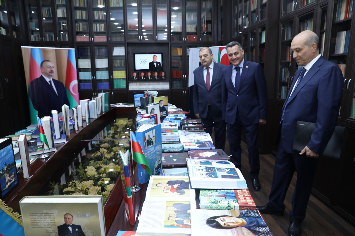“Ədalət mühakiməsinin inkişafında Ulu Öndər Heydər Əliyevin xidmətləri” mövzusunda tədbir keçirilib “Ədalət mühakiməsinin inkişafında Ulu Öndər Heydər Əliyevin xidmətləri” mövzusunda tədbir keçirilib